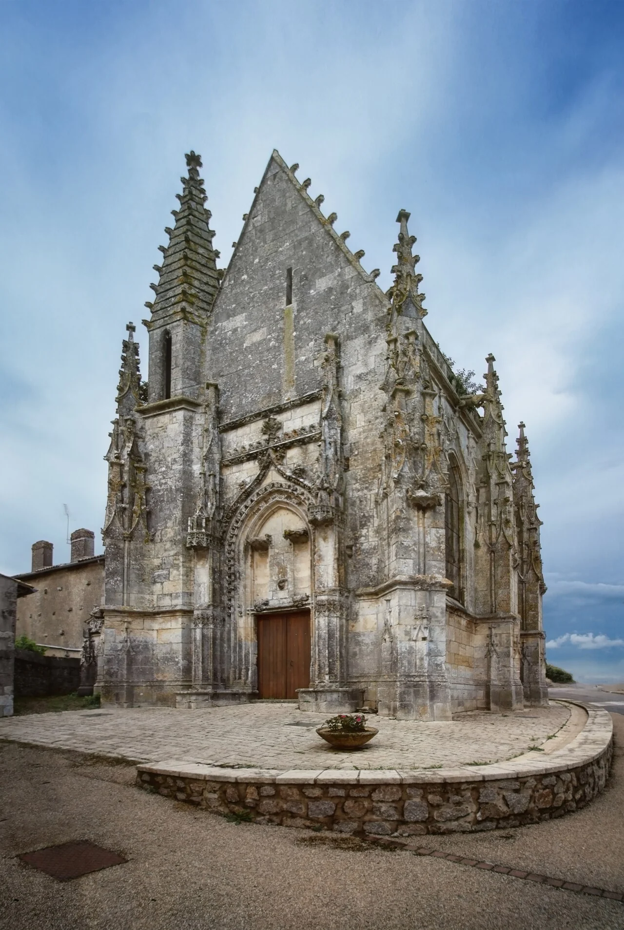 Chapelle Jean-Boucard, bâtiment ancien de Ménigoute.